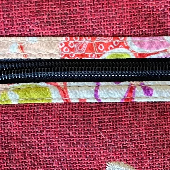 PRICE DROP! NWT Boho canvas shoulder bag with floral appliqués - Picture 6 of 16